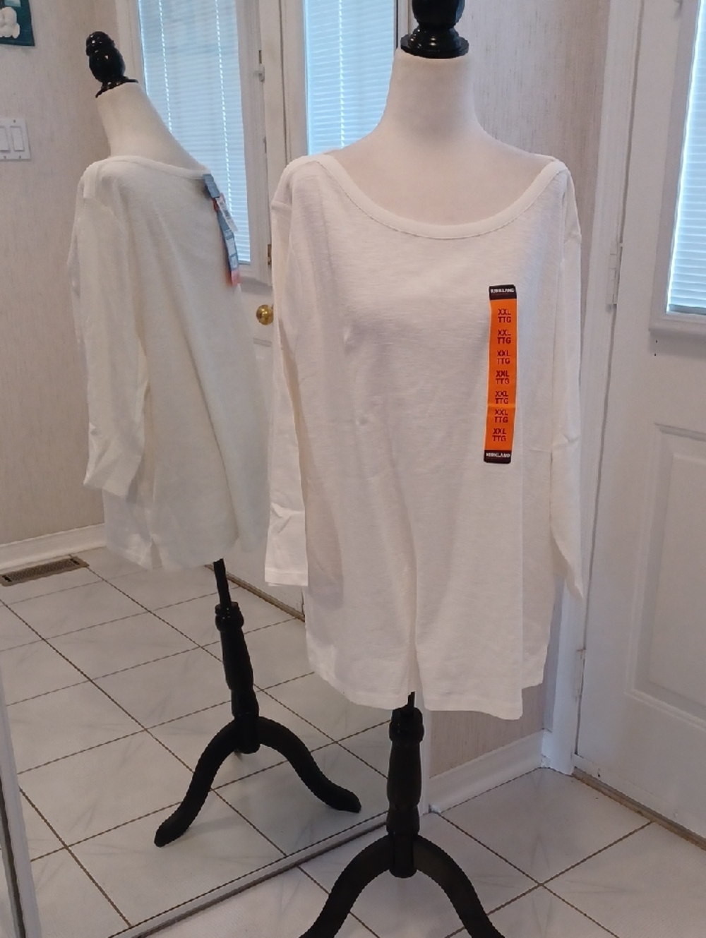 4/$40 New White 3/4-Sleeve Tee - Size XXL